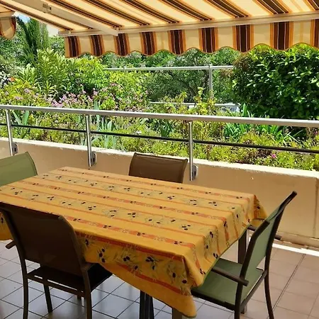 En Toute Quietude, A 5min A Pied Apartment Frejus