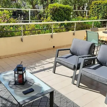 Apartment En Toute Quietude, A 5min A Pied Frejus